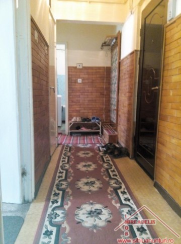 vand-apartament-2-camere-decomandate-39-mp-intrarea-siretului-3