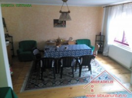 vand-apartament-la-casa-zona-centrala