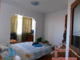 vand-apartament-4-camere-strand-etaj-intermediar-1