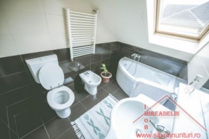 inchiriez-mansarda-la-casa-3-camere-strand-7