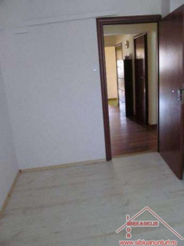 inchiriez-apartament-4-camere-zona-facultatea-de-medicina-4