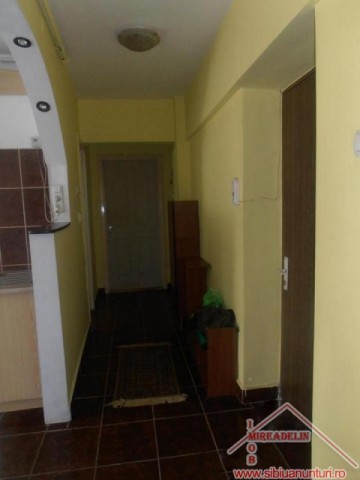 inchiriez-apartament-2-camere-modern-zona-centrala-4