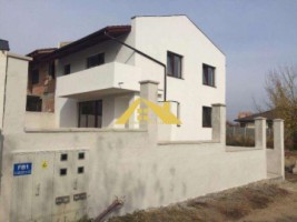 de-vanzare-casa-in-spatele-pietii-in-cetate-2