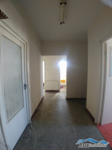 apartament-3-camere-garaj-zona-victor-babes-64000-e-0