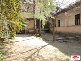 casa-cu-teren-879-mp-in-zona-centrala-id-21436-2