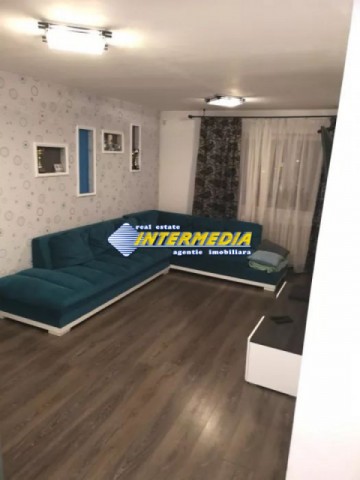 apartament-4-camere-decomandat-de-vanzare-cetate-2