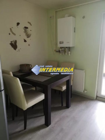 apartament-4-camere-decomandat-de-vanzare-cetate-1