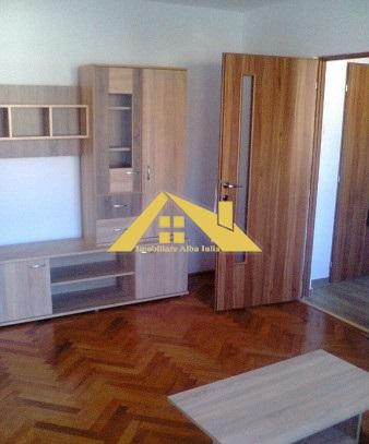 de-vanzare-apartament-2-camere-renovat-in-cetate-1