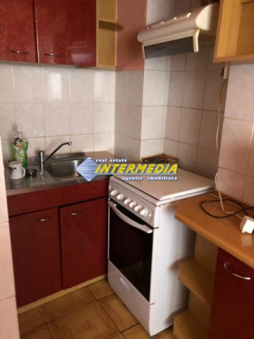 apartament-3-camere-decomandat-de-inchiriat-cetate-4