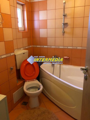 apartament-3-camere-decomandat-de-inchiriat-cetate-9