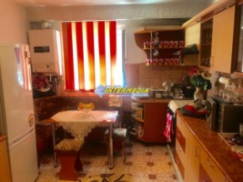 2-camere-de-vanzare-etaj-1-cetate-piata-mobilat