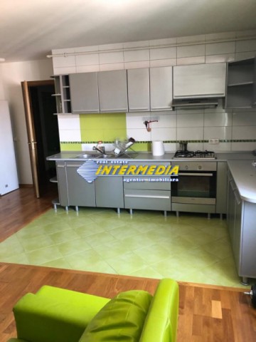 apartament-2-camere-mobilat-de-inchiriat-alba-iulia-zona-centru