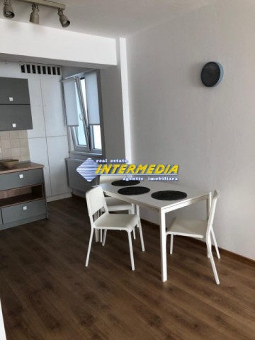 apartament-3-camere-mobilat-de-inchiriat-alba-iulia-zona-centru-3