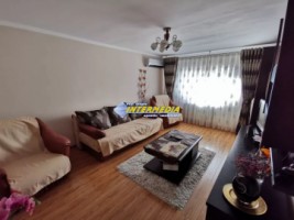 apartament-3-camere-decomandate-si-2-bai-de-vanzare-cetate-1