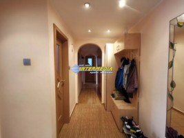 apartament-3-camere-decomandate-si-2-bai-de-vanzare-cetate-4