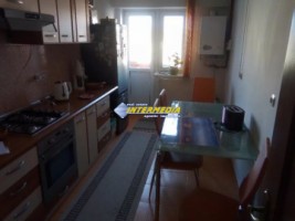 apartament-4-camere-si-scara-interioara-de-vanzare-centru-1