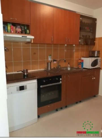 apartament-2-camere-decomandat-zona-vasile-aron-4