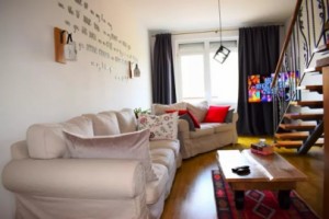 apartament-cu-scara-interioara-cetate-mobilat