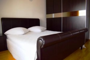 apartament-cu-scara-interioara-cetate-mobilat-2