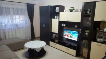 apartament-3-camere-decomanmdat-cetate-etaj-02