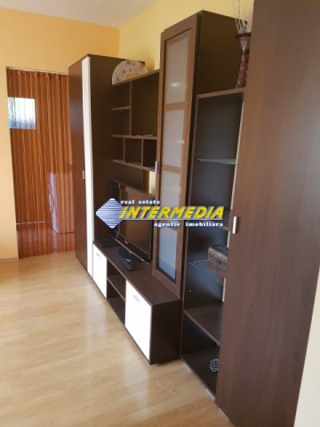 apartament-cu-2-camere-de-inchiriat-etaj-3-cetate-1