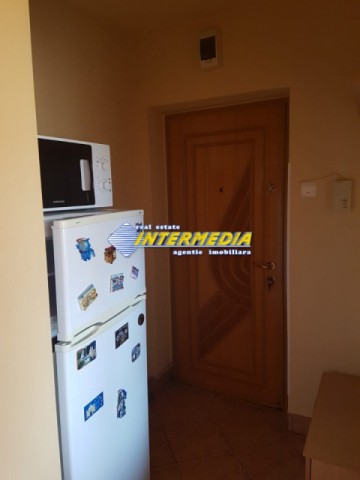 apartament-cu-2-camere-de-inchiriat-etaj-3-cetate-4