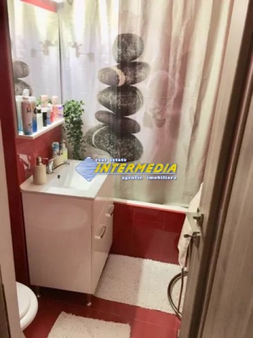 apartament-cu-3-camere-decomandat-cetate-mercur-finisat-si-mobilat-complet-3