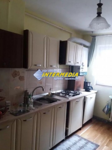 apartament-4-camere-de-vanzare-cetate-zona-mercur-etaj-1-2