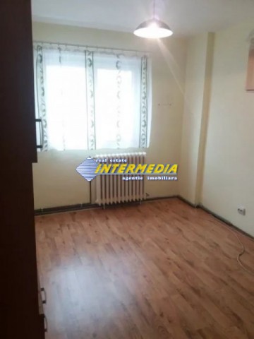 apartament-4-camere-de-vanzare-cetate-zona-mercur-etaj-1-1