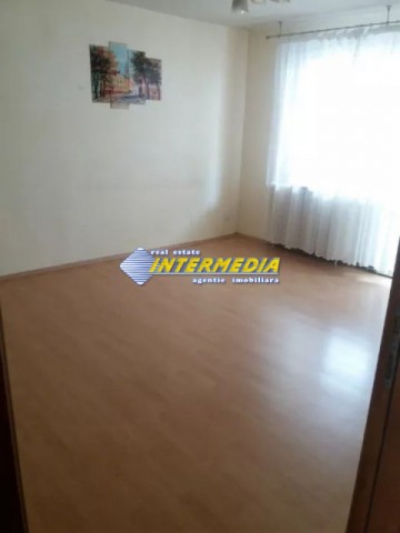 apartament-4-camere-de-vanzare-cetate-zona-mercur-etaj-1-3