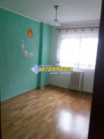 apartament-4-camere-de-vanzare-cetate-zona-mercur-etaj-1-5