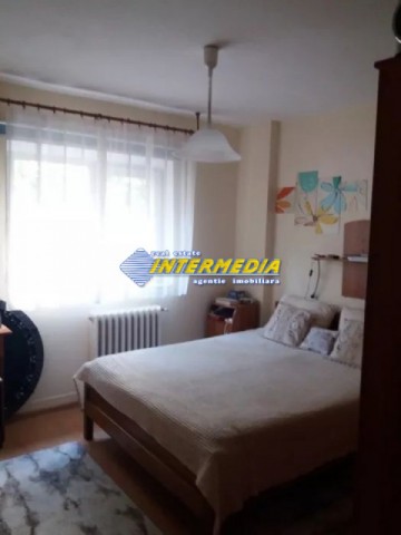 apartament-4-camere-de-vanzare-cetate-zona-mercur-etaj-1-6