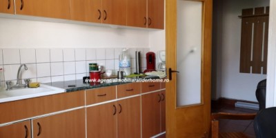 apartament-4-camere-decomandat-zona-bazar-5