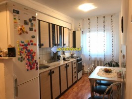 vanzare-apartament-2-camere-dec-mobilat-alba-zona-sub-stadion