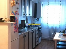 vanzare-apartament-2-camere-dec-mobilat-alba-zona-sub-stadion-1