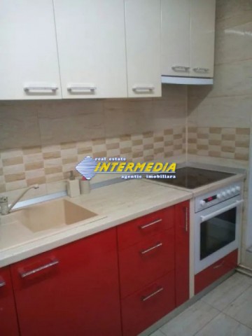 apartament-3-camere-decomandat-de-vanzare-centru-7