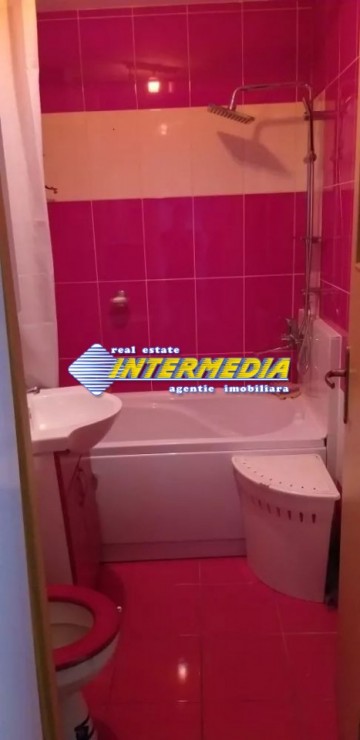 apartament-3-camere-decomandat-de-vanzare-centru-8