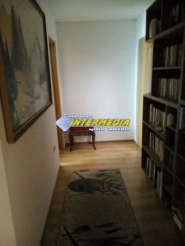 apartament-3-camere-decomandat-de-vanzare-centru-9