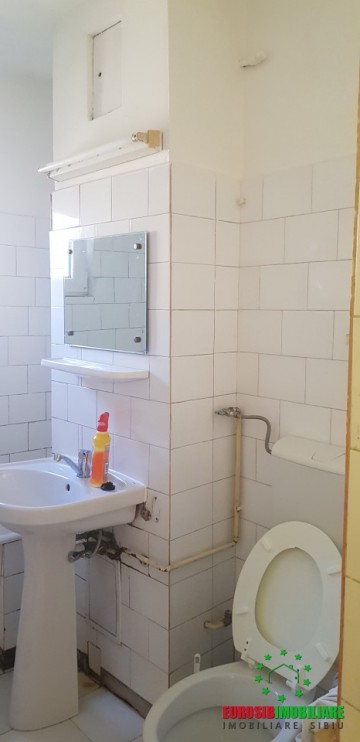 apartament-cu-3-camere-decomandat-de-inchiriat-zona-strand-7