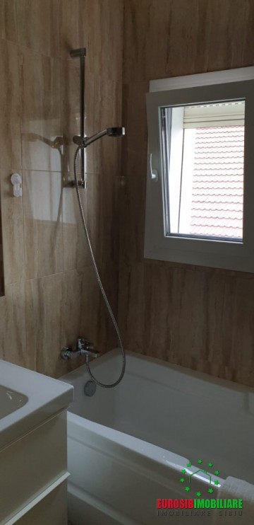 apartament-cu-3-camere-de-lux-decomandate-de-vanzare-zona-calea-cisnadiei-13