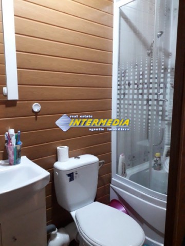 casa-mica-si-cocheta-pe-de-vanzare-in-alba-iulia-zona-centru-ideala-spatiu-birou-15