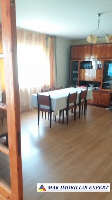 de-vanzare-vila-7-camere-teren-1250-mp-pitesti-arges-12