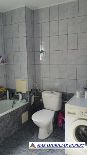 de-vanzare-vila-7-camere-teren-1250-mp-pitesti-arges-13