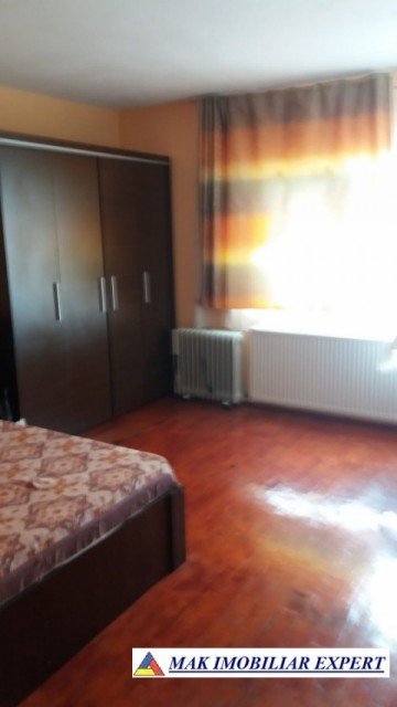 de-vanzare-vila-7-camere-teren-1250-mp-pitesti-arges-15