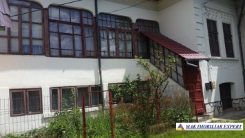apartament-5-camere-cu-teren-de-150-mp-in-centru-campulung-muscel-arges-2