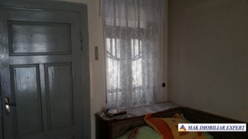 apartament-5-camere-cu-teren-de-150-mp-in-centru-campulung-muscel-arges-11