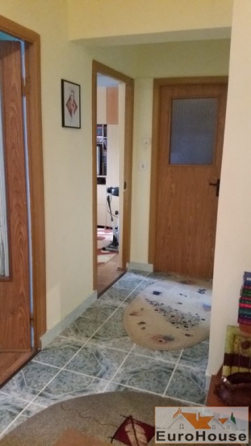 apartament-de-vanzare-cu-3-camere-decomandat-cetate-3