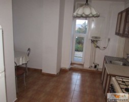 apartament-de-inchiriat-3-camere-decomandat-centru-4