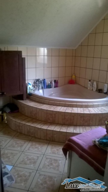 lux-imobiliare-vinde-schimba-casa-zona-parc-140000-euro-negociabil-7