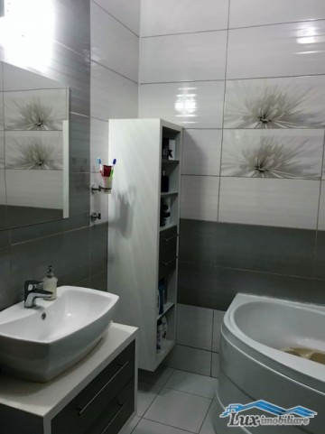 apartament-3-camere-zona-hotel-europa-83000-e-6